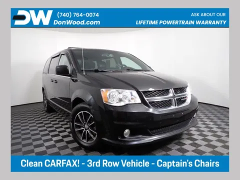 Black 2017 Dodge Grand Caravan SXT for sale in Rockbridge, OH