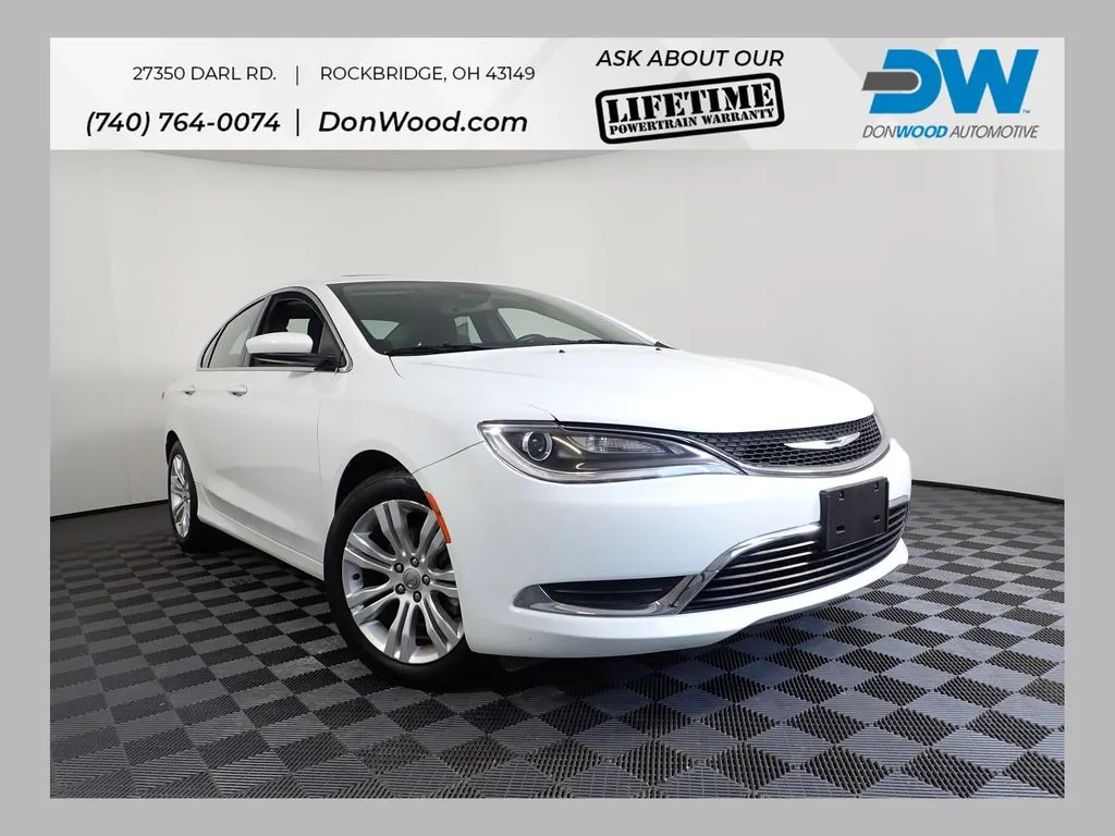 White 2015 Chrysler 200 Limited for sale in Rockbridge, OH