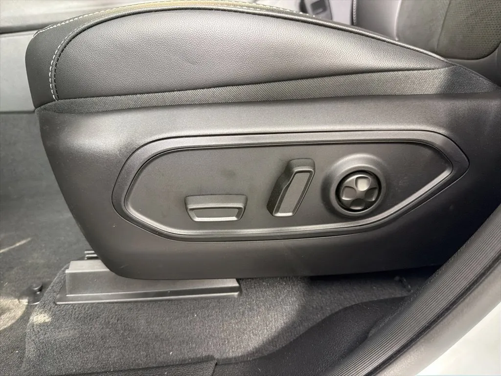 Jeep Grand Cherokee L photo 23