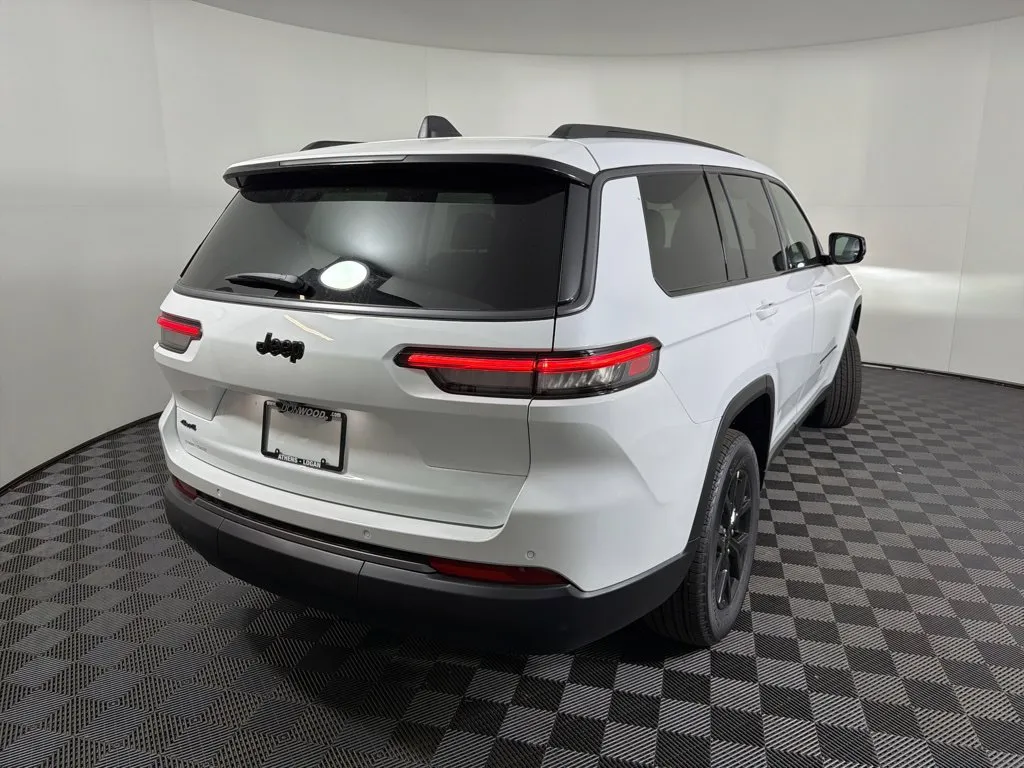 Jeep Grand Cherokee L photo 18