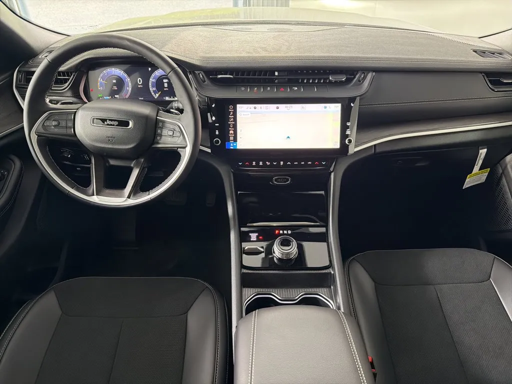 Jeep Grand Cherokee L photo 25