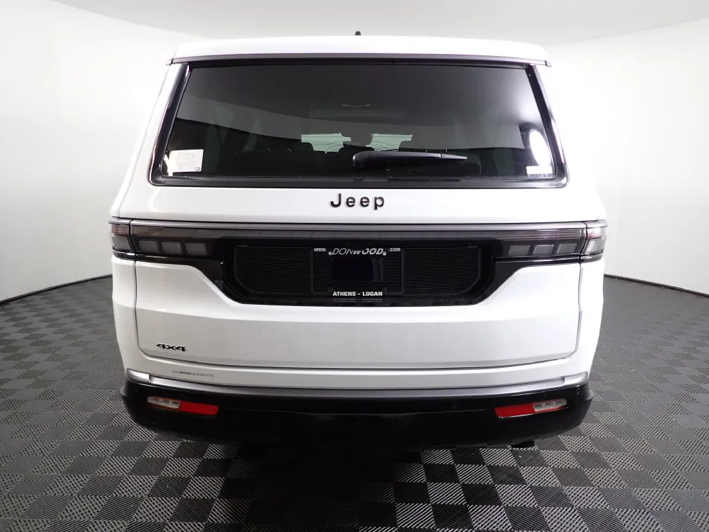 Jeep Grand Wagoneer L photo 14