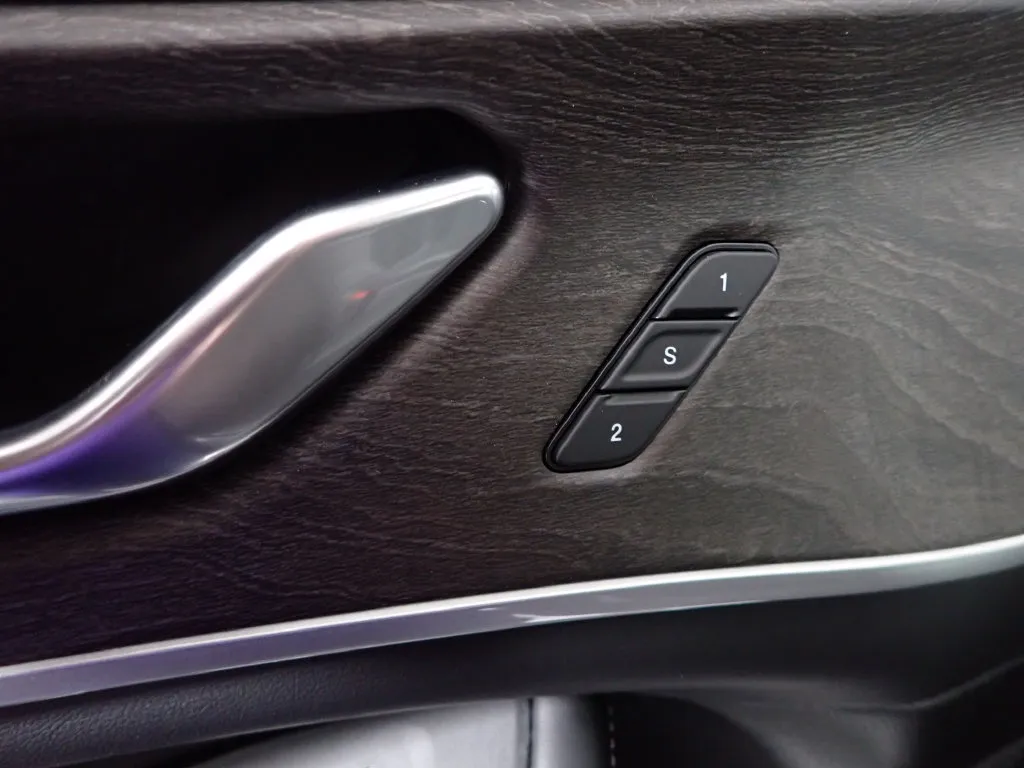 Jeep Grand Cherokee photo 21