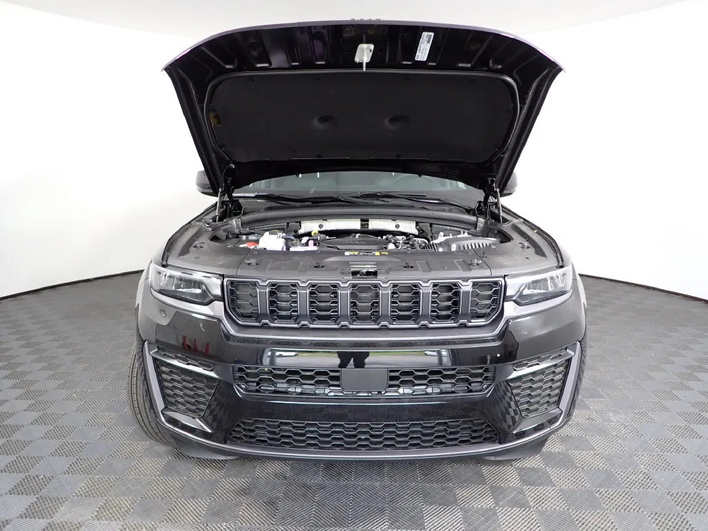 Jeep Grand Cherokee L photo 41