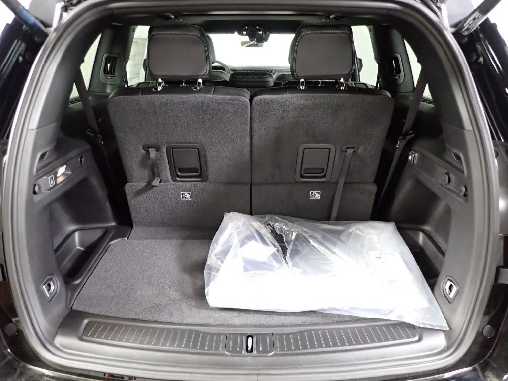 Jeep Grand Cherokee L photo 14