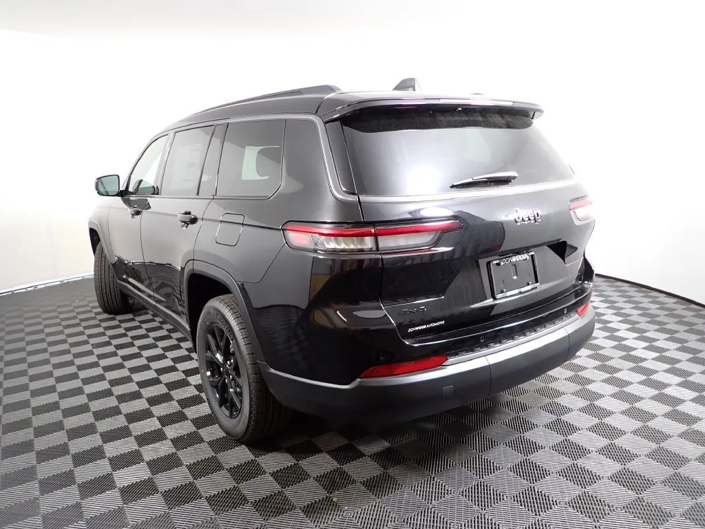 Jeep Grand Cherokee L photo 11