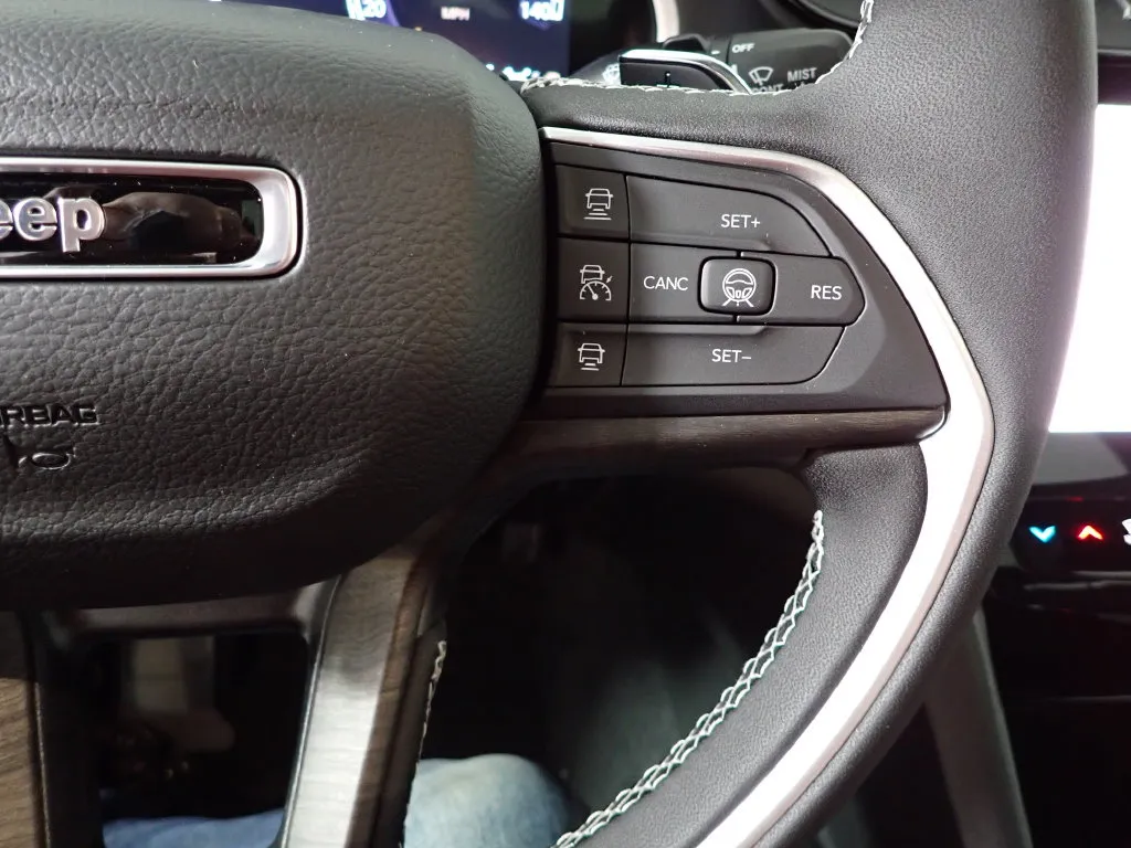 Jeep Grand Cherokee L photo 28