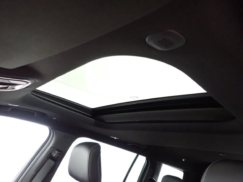 Jeep Grand Cherokee L photo 21