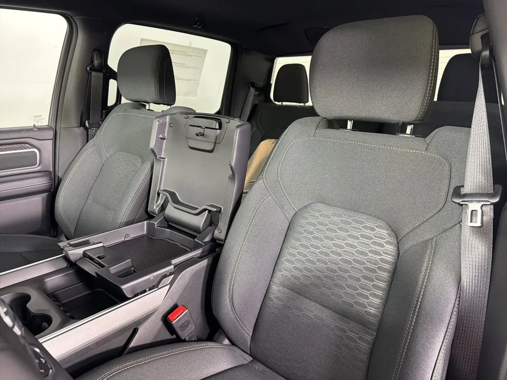 Ram 1500 photo 2