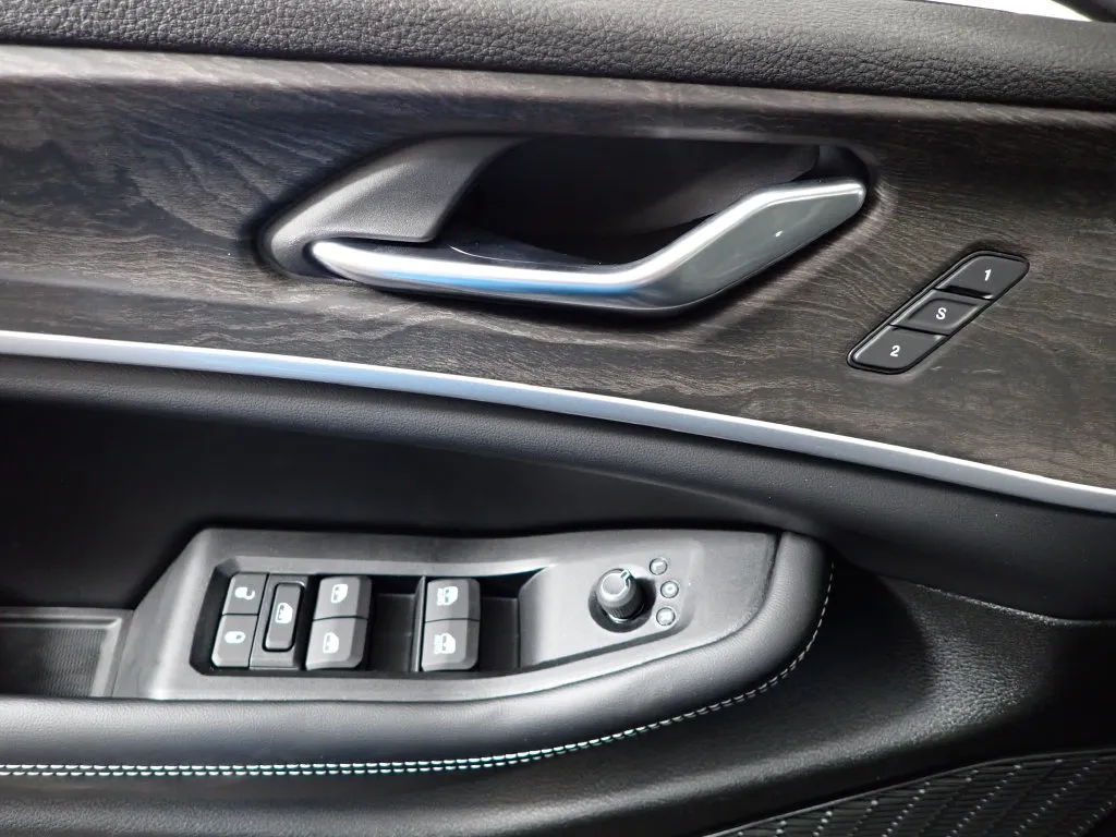 Jeep Grand Cherokee photo 20