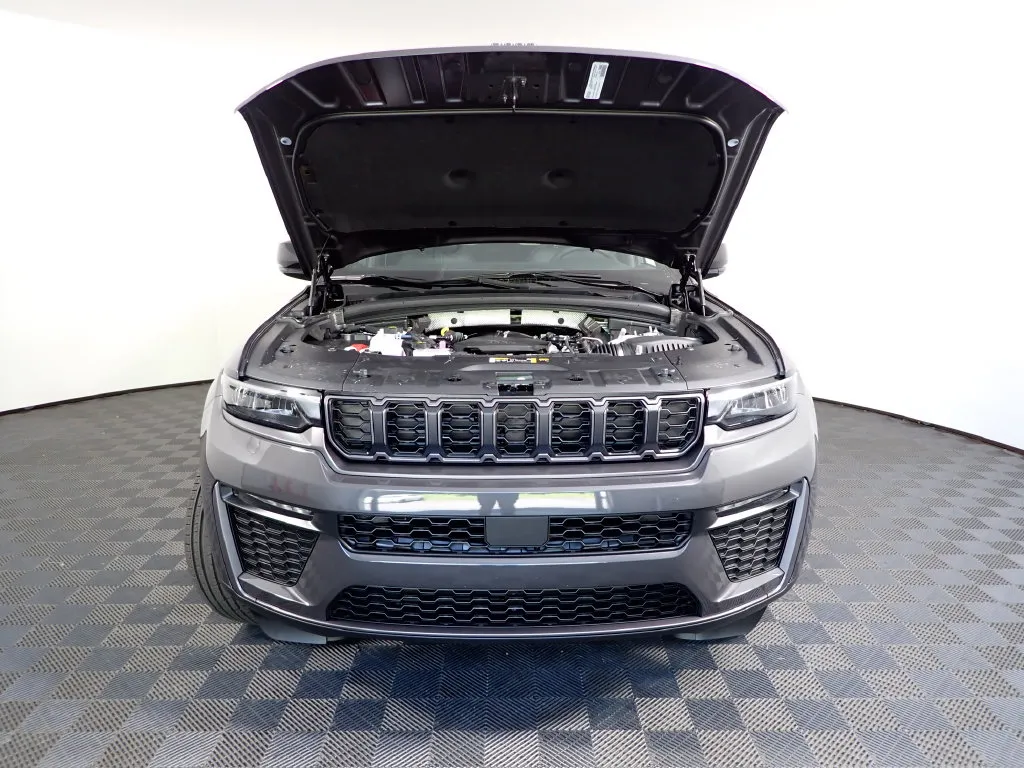 Jeep Grand Cherokee photo 40