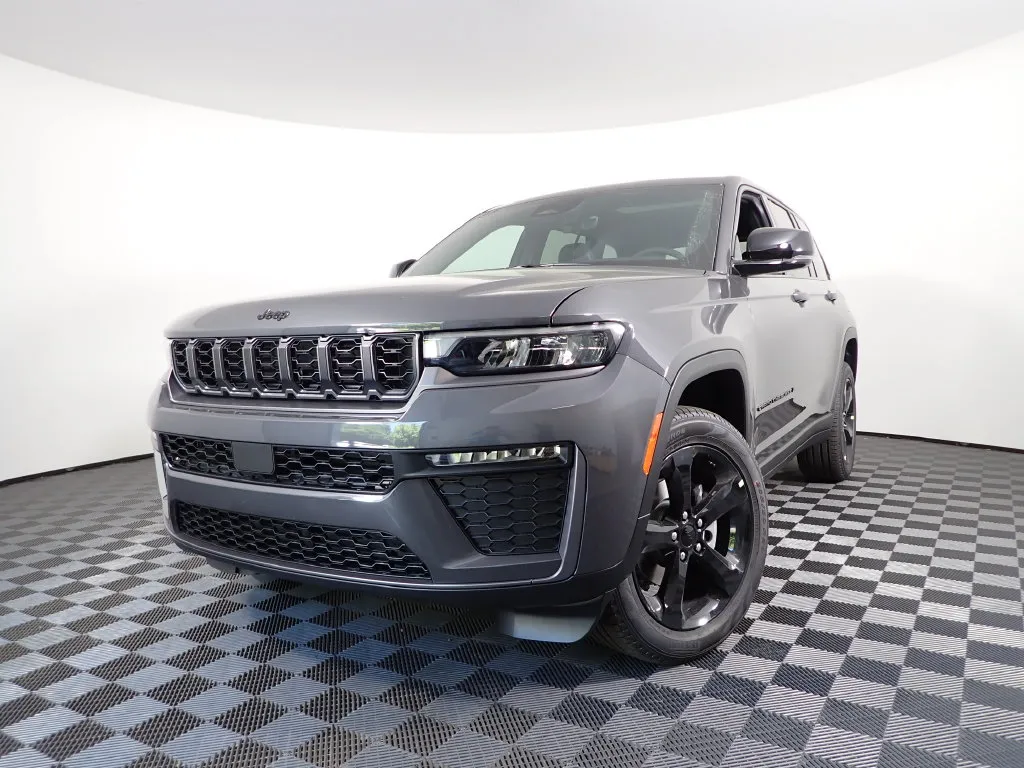 Jeep Grand Cherokee photo 2