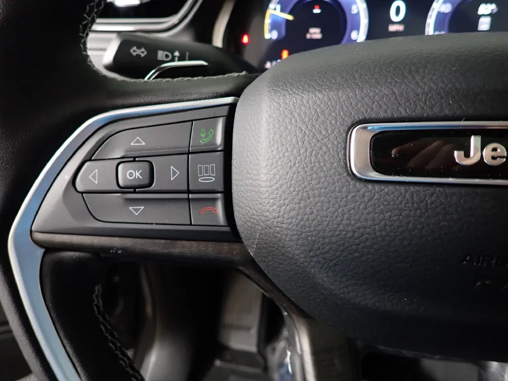 Jeep Grand Cherokee photo 27