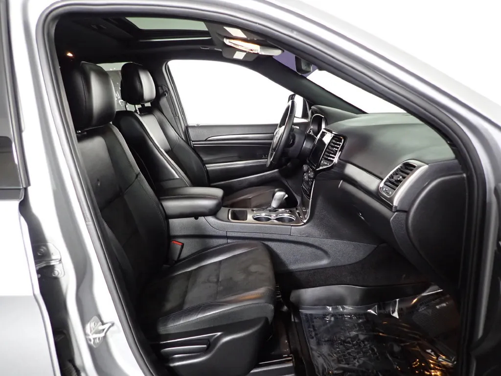 Jeep Grand Cherokee photo 37