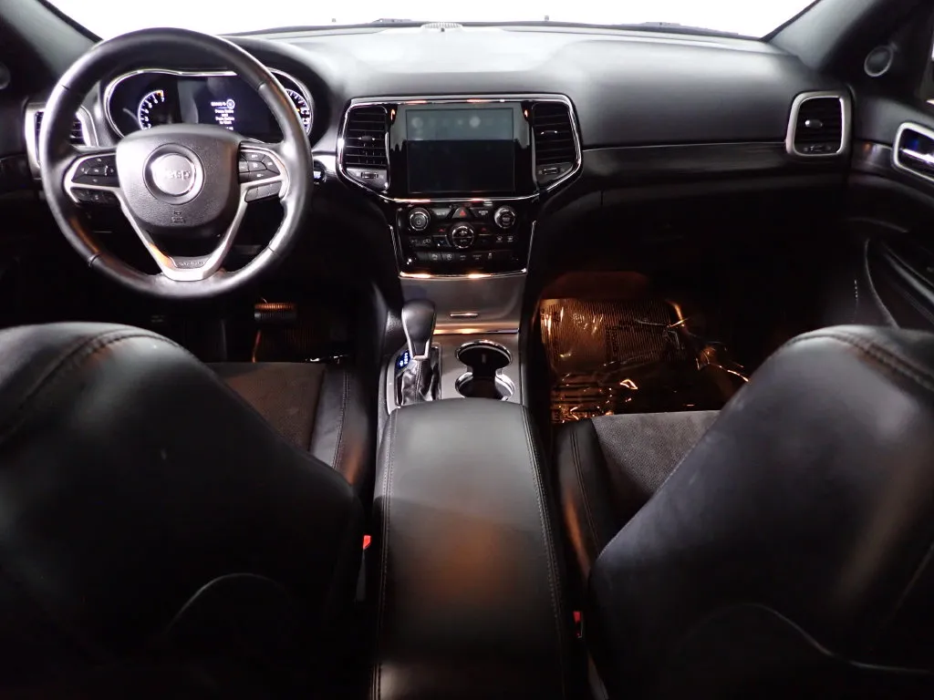 Jeep Grand Cherokee photo 30