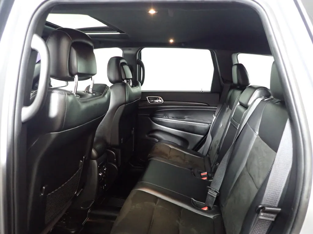 Jeep Grand Cherokee photo 32