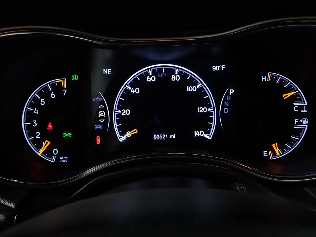 Jeep Grand Cherokee photo 24