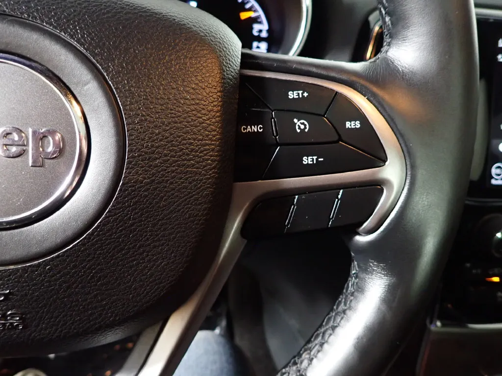 Jeep Grand Cherokee photo 27