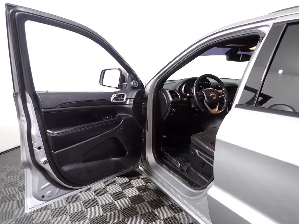 Jeep Grand Cherokee photo 18
