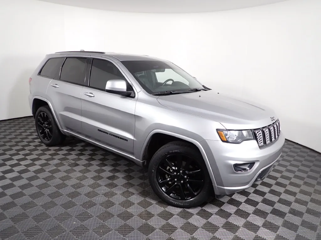 Jeep Grand Cherokee photo 8