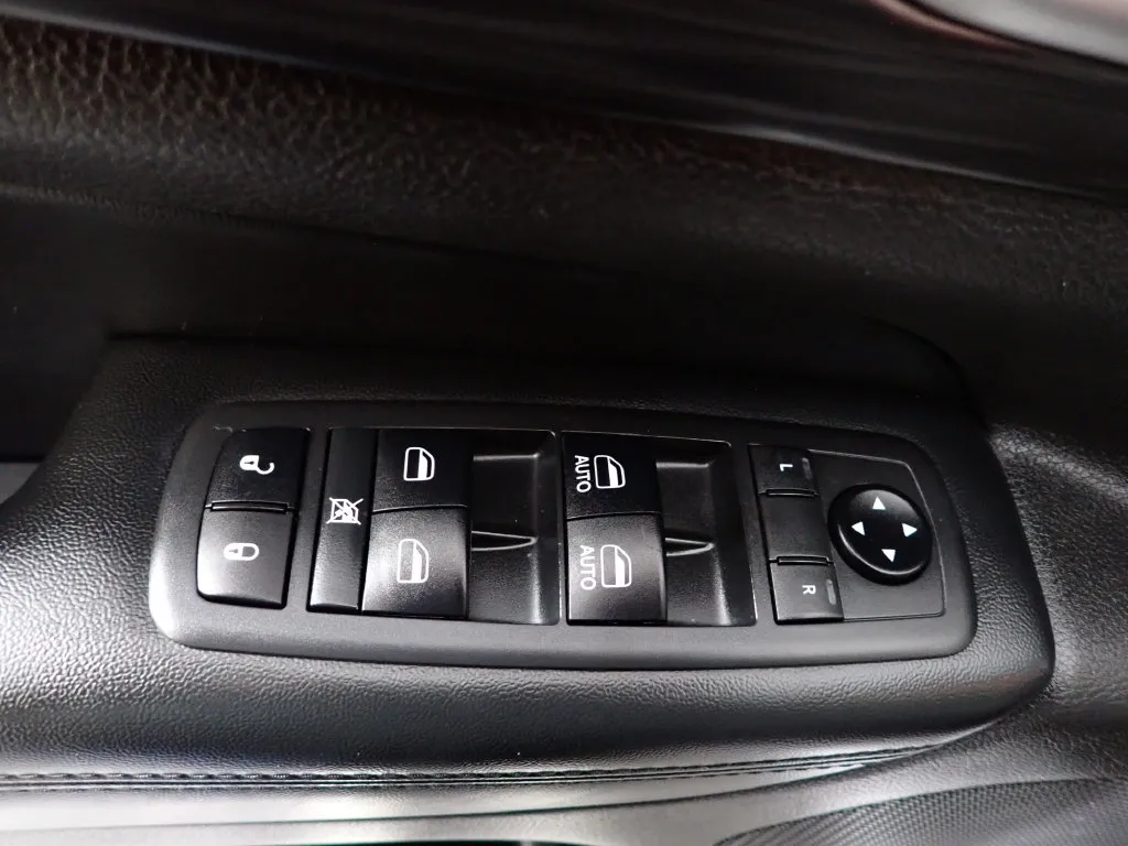 Jeep Grand Cherokee photo 19