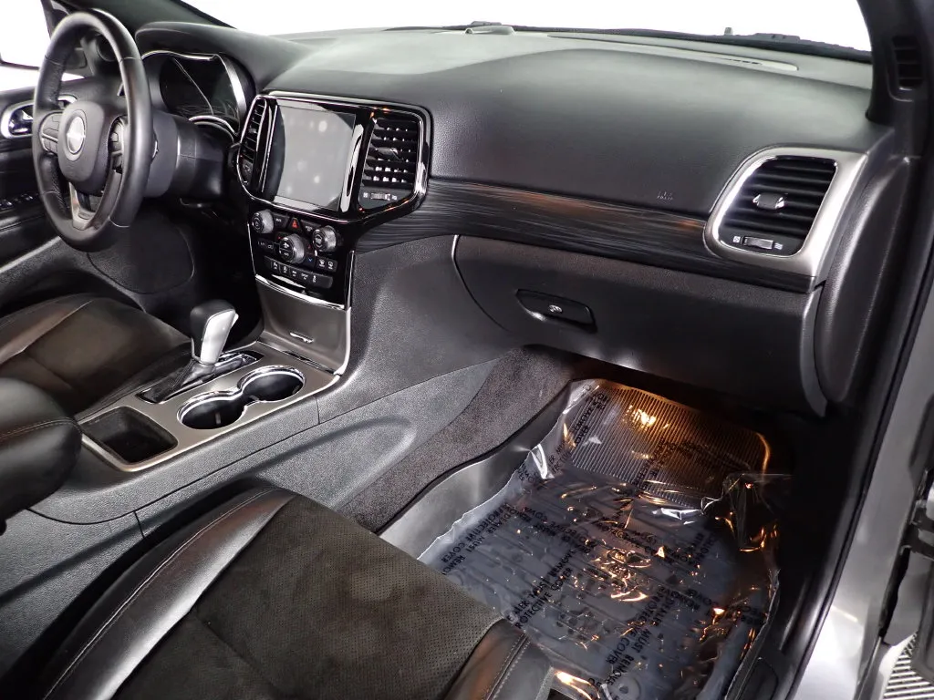 Jeep Grand Cherokee photo 38