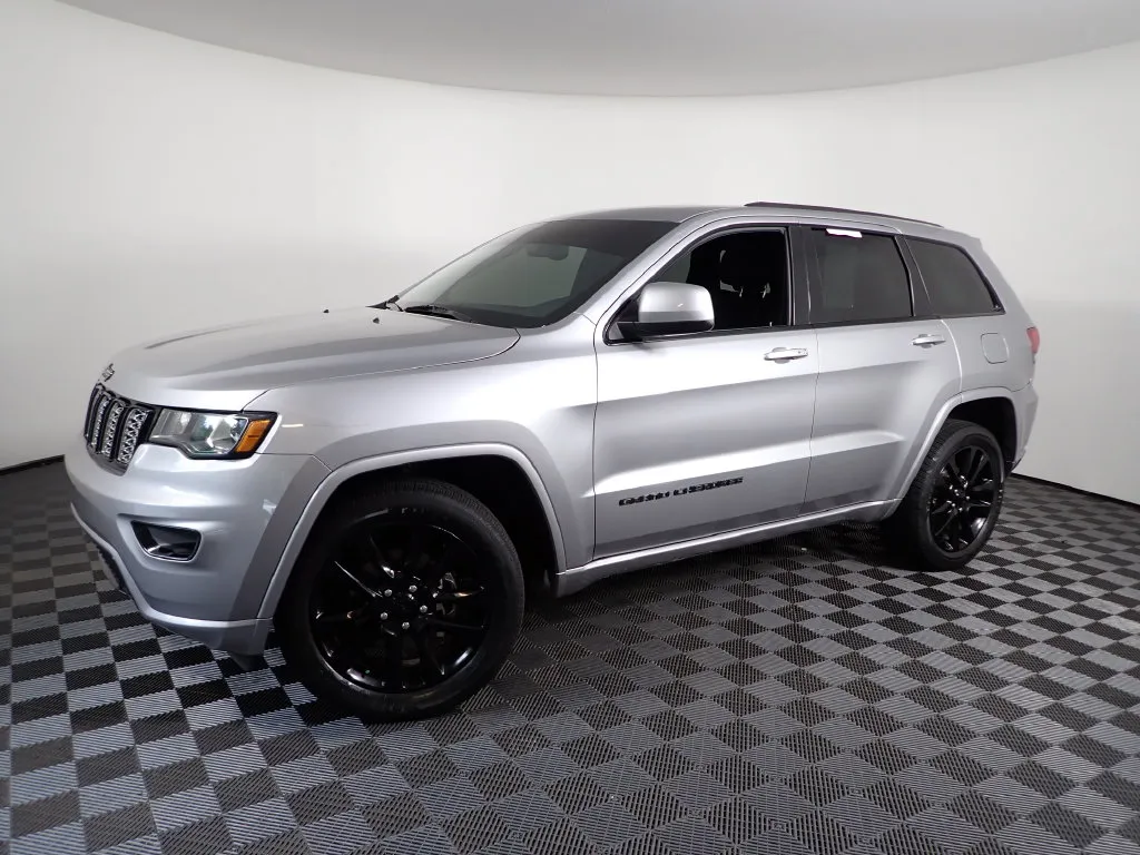 Jeep Grand Cherokee photo 10