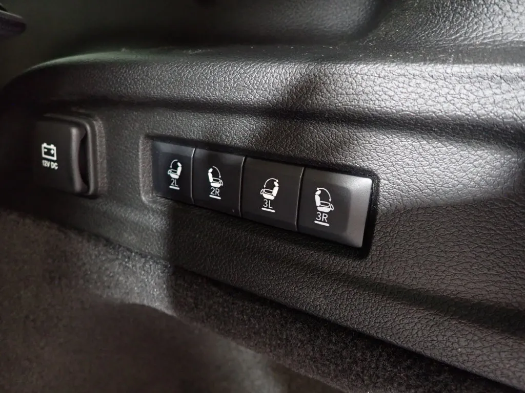 Jeep Grand Cherokee L photo 18