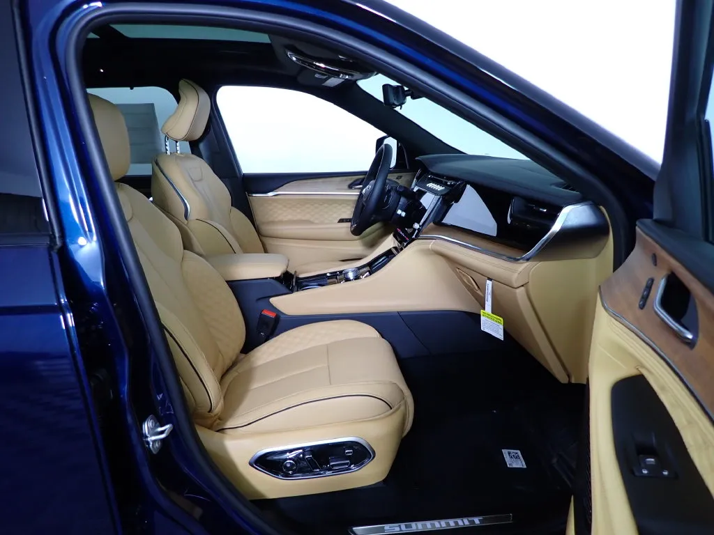 Jeep Grand Cherokee L photo 41
