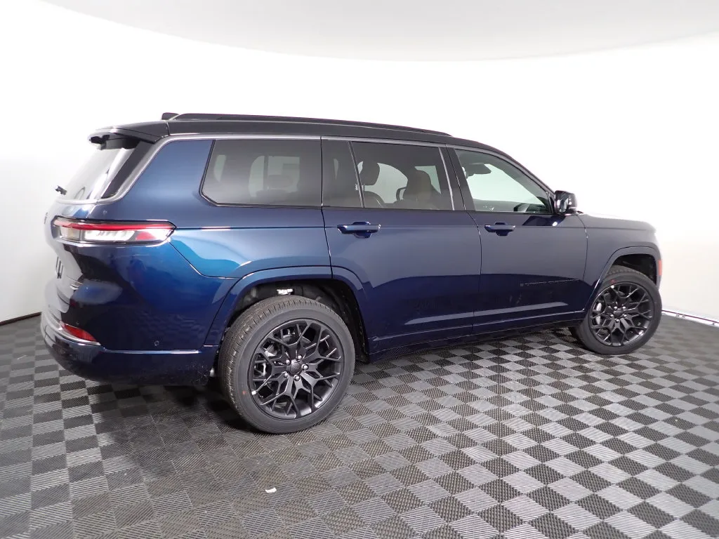 Jeep Grand Cherokee L photo 21