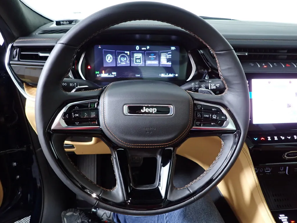 Jeep Grand Cherokee L photo 29