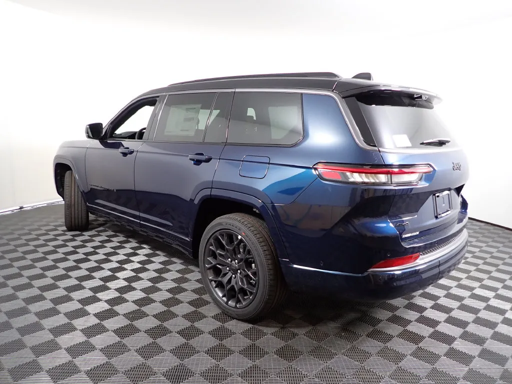 Jeep Grand Cherokee L photo 13