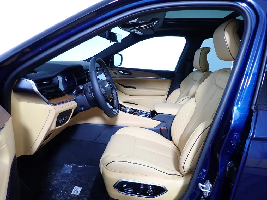 Jeep Grand Cherokee L photo 24