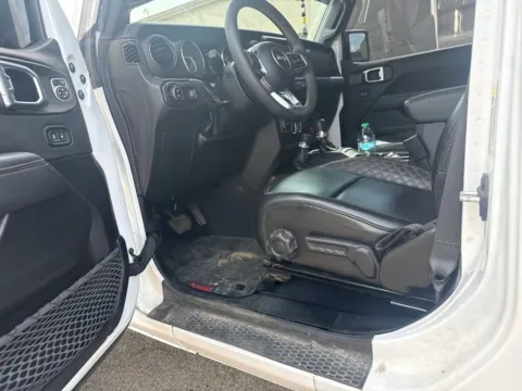 More photos of 2023 Jeep Gladiator Overland at Don Wood Chrysler Dodge Jeep Ram, OH