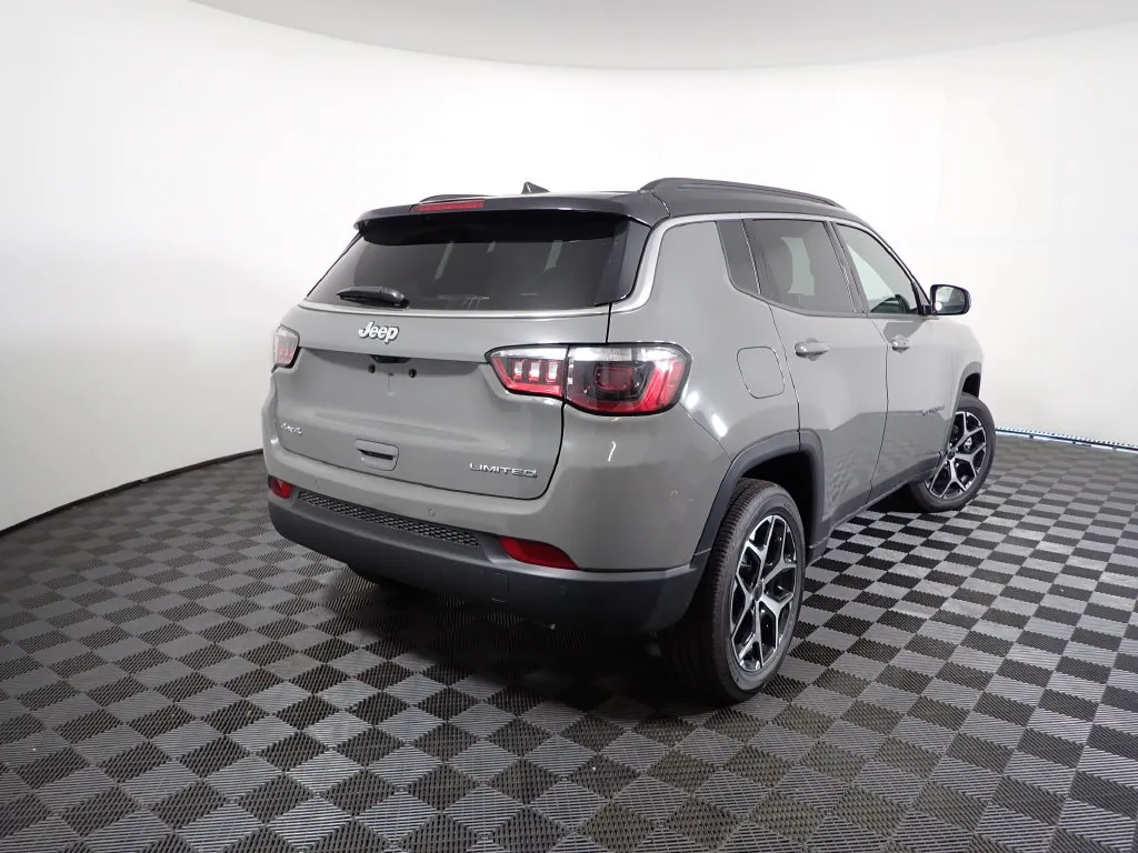 Jeep Compass photo 17
