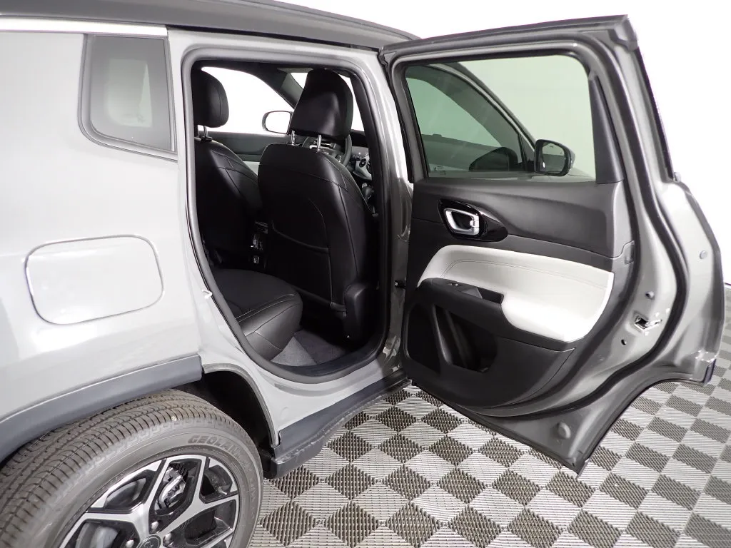 Jeep Compass photo 34