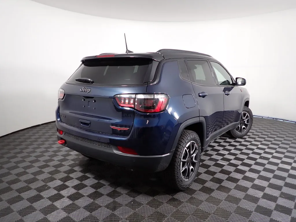 Jeep Compass photo 18