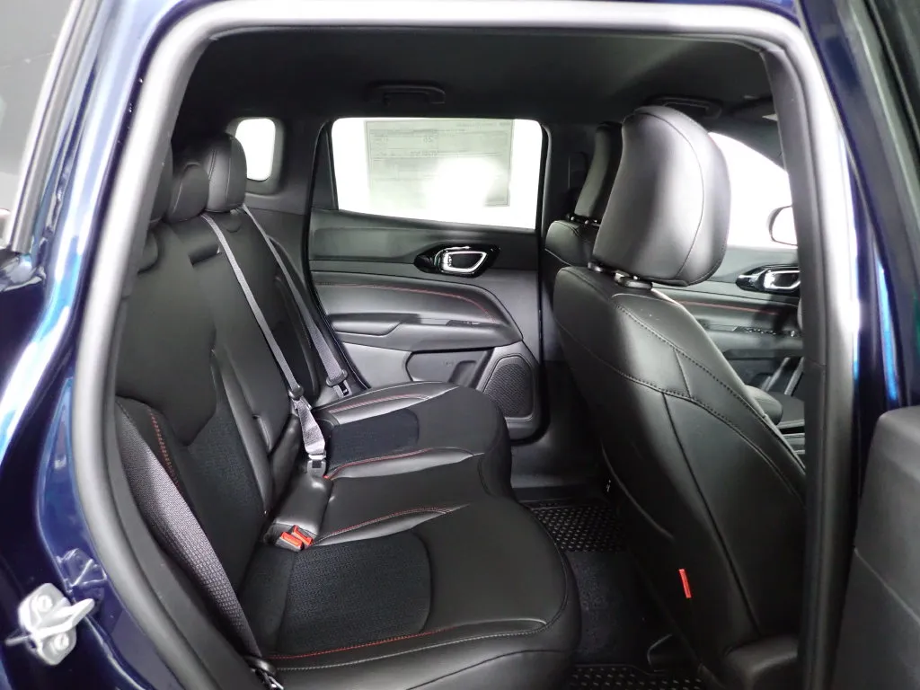 Jeep Compass photo 36
