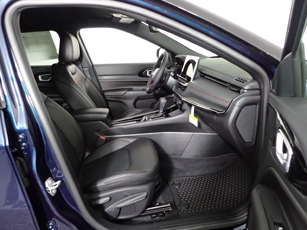 Jeep Compass photo 39