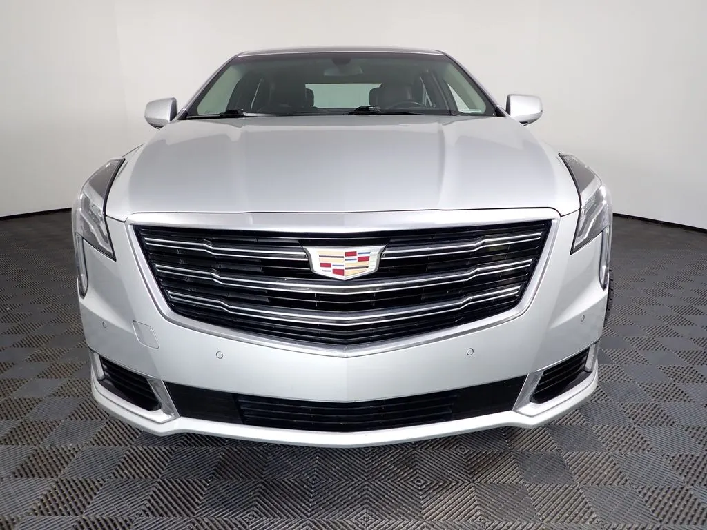 Cadillac XTS photo 9