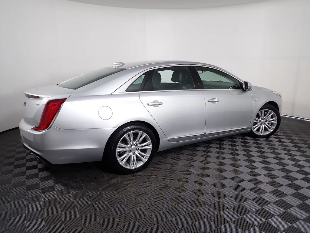 Cadillac XTS photo 19