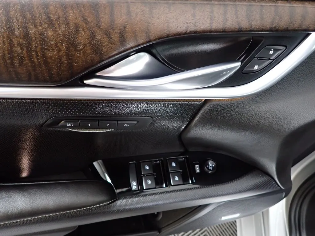 Cadillac XTS photo 21