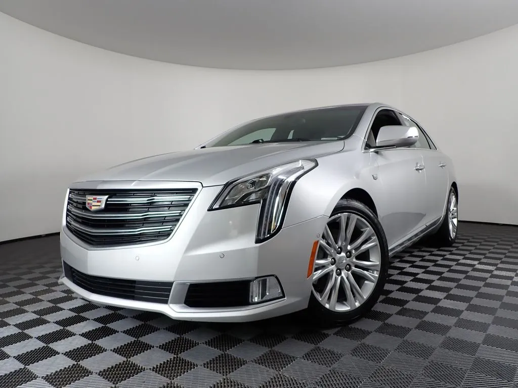Cadillac XTS photo 2