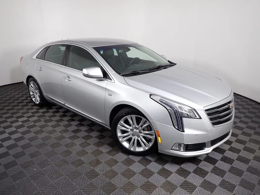 Cadillac XTS photo 8
