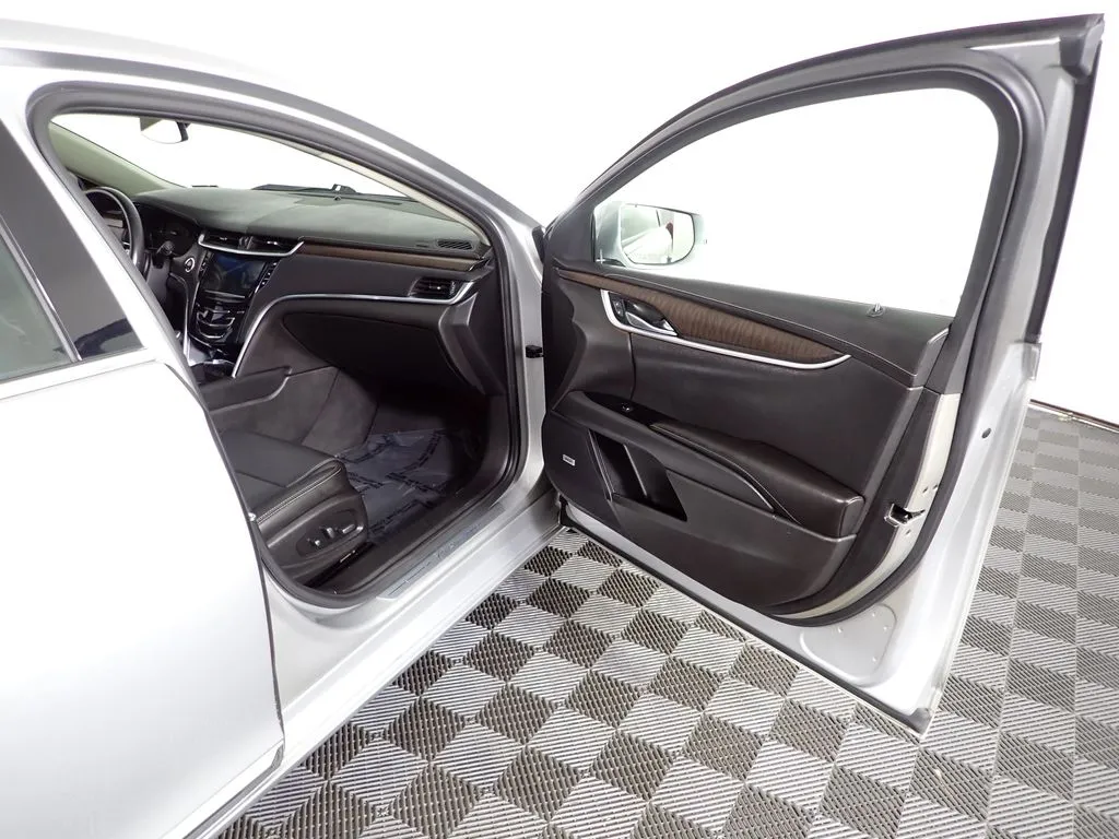 Cadillac XTS photo 38