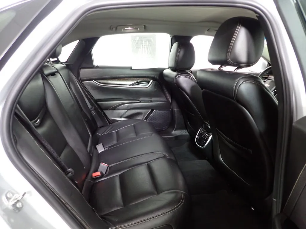 Cadillac XTS photo 36