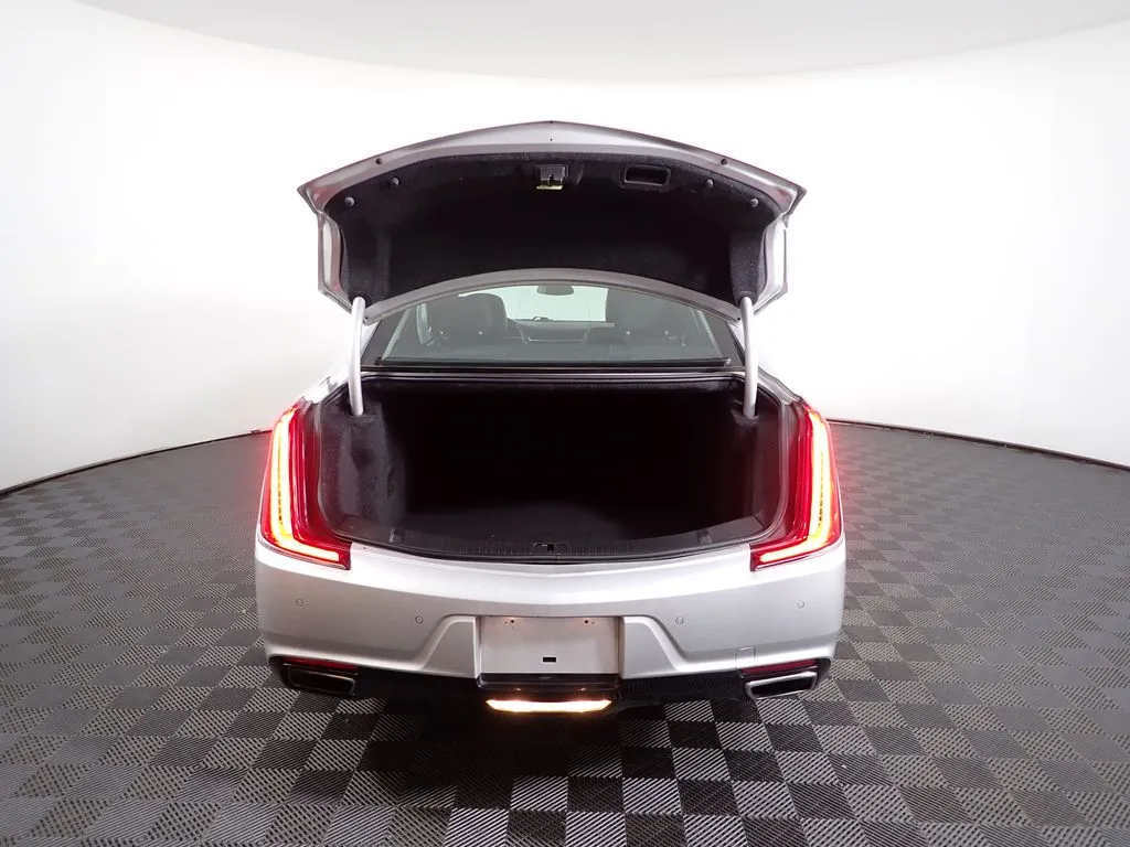 Cadillac XTS photo 16