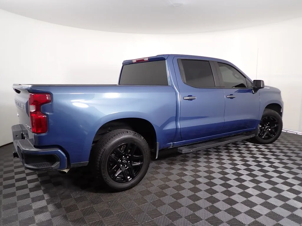 Chevrolet Silverado photo 16