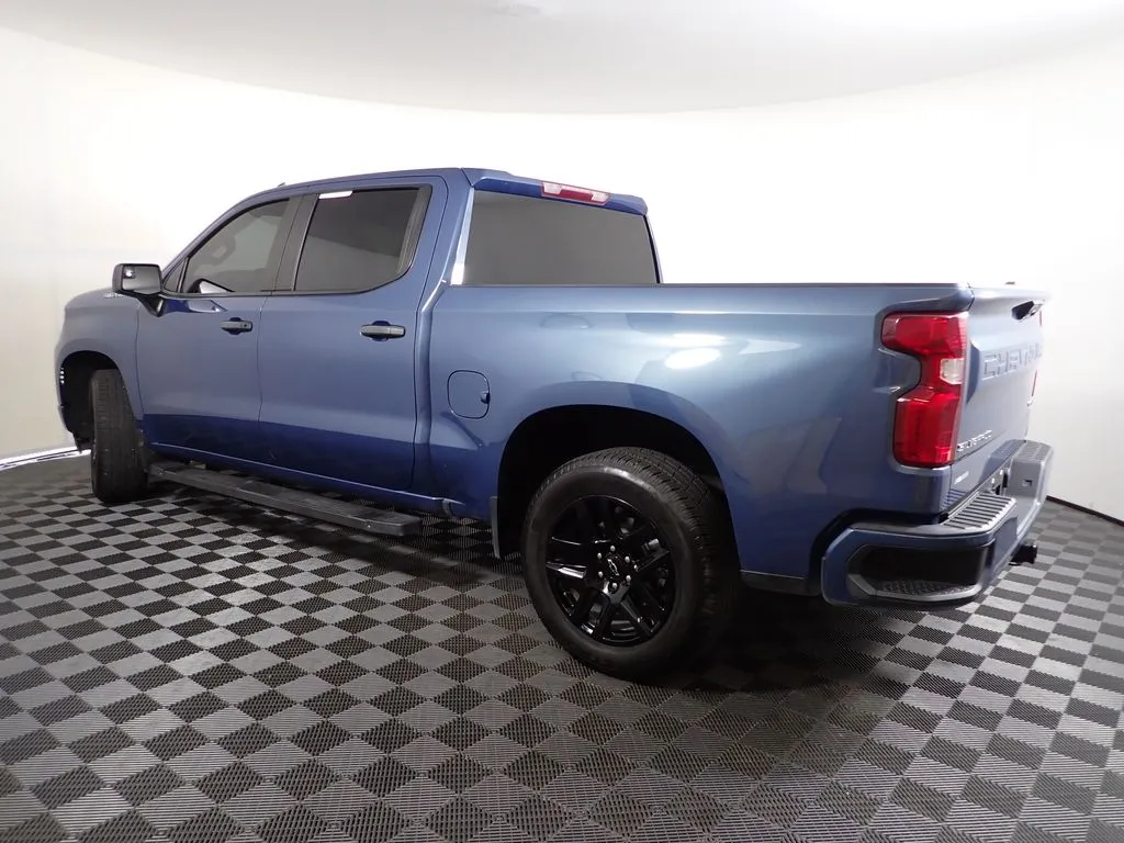 Chevrolet Silverado photo 9