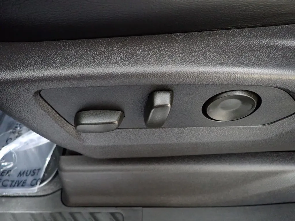 Chevrolet Silverado photo 21